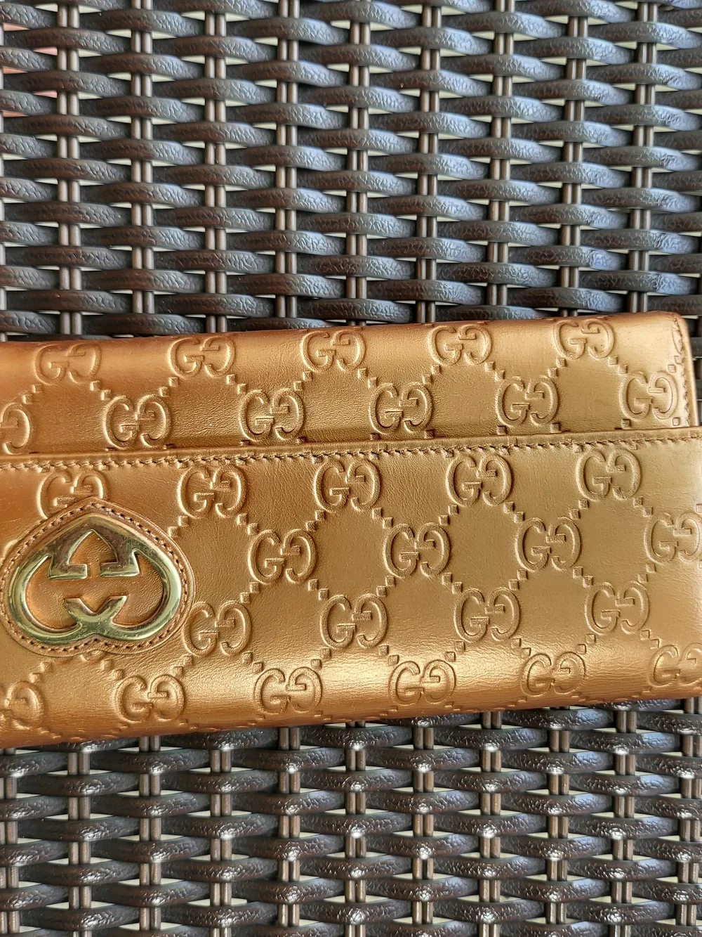 Gucci Metallic Gold GG Logo Women's Wallet - Picture 1 of 13